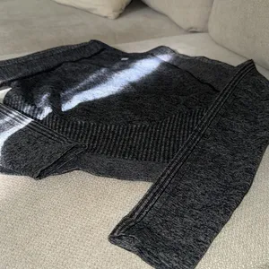 Fabletics workout crop top thumbnail 4