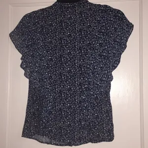Woman’s Simply Styled Ruffle Crop Button Down Top thumbnail 5