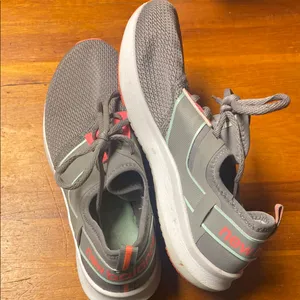 New Balance Charcoal and Vibrant Pink Athletic Shoes thumbnail 2