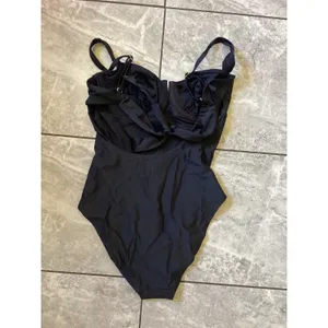 Quince NWOT Italian Matte Underwire One-Piece Swimsuit Black Medium thumbnail 2