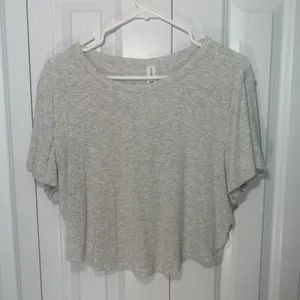 All in Motion T-Shirt Womens XXL Gray Ribbed Knit Cropped Crew Flowy Soft‎ Top thumbnail 1