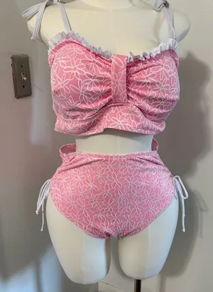 Pink Floral High-Waist Bikini Set with Ruffle Trim NWOT XL thumbnail 1