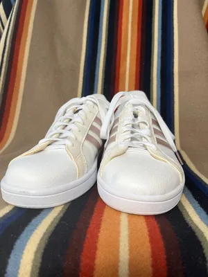 adidas Women’s Cloudfoam Leather Sneakers Metallic Pink White Size 10 thumbnail 3