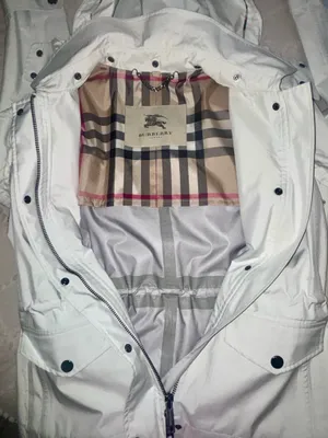 Authentic Burberry Brit White Jacket Women’s Size Large. Nova Check Lining with Detachable Hood. EUC. Only worn a handful of times, very minor wear. Smoke/Pet Free Home. Recently professionally dry-cleaned. thumbnail 12
