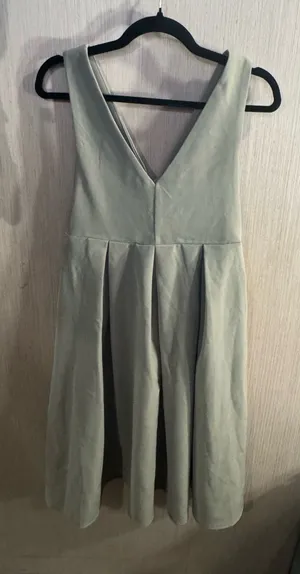 Women’s Dazy V-Neck Sleeveless Pleated Midi Dress - Tan Size Small thumbnail 1