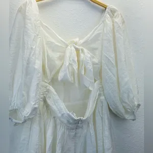 Elegant White Dress Size 10 thumbnail 5
