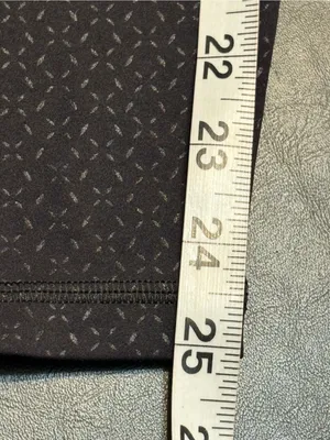 Lululemon Align High-Rise Pant with Pockets 25" in Gradiate Geo Emboss Black thumbnail 9
