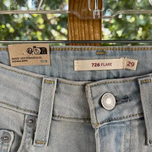 Levi’s Women's 726 High Rise Flare Jeans Light Wash Size 29/30. NEW! thumbnail 8