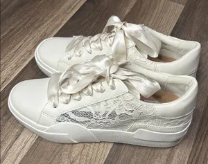 Dolce Vita Harrysun Lace Sneaker Size 6.5 White Wedding Shower NWOT thumbnail 1