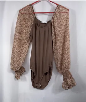 Blakeley Brown Ribbed Floral Puff Sleeve Bodysuit Size S/M thumbnail 1