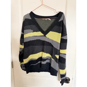 Pam & Gela Sweater Womens V-Neck Abstract Camo Intarsia M Grey Yellow Black‎ thumbnail 6