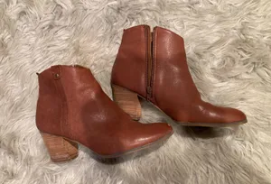 Brown Fall Boots Size 9 thumbnail 1