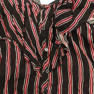 NWT Ambiance Large Black Red‎ White Striped Crop Top Off the Shoulders thumbnail 4