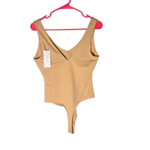 NWT REORIA Womens Beige Bodysuit Deep V Neck‎ Sleeveless Double Lined Large thumbnail 5