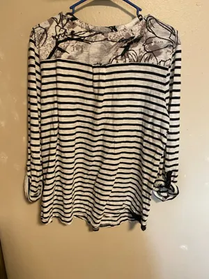 Black striped shirt Size L thumbnail 2