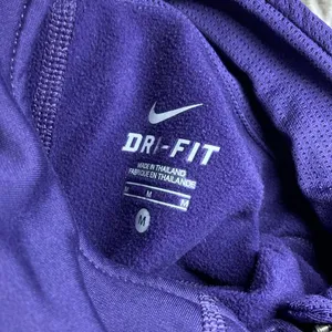 Nike Livestrong running jacket Medium thumbnail 3