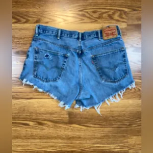 Funky Levi’s 550 Cutoff Jean Shorts! thumbnail 2