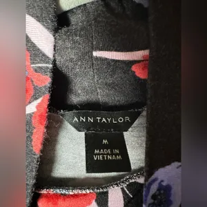Ann Taylor‎ Women’s Floral Print Long Sleeve Top Black Red Blue Size M thumbnail 7