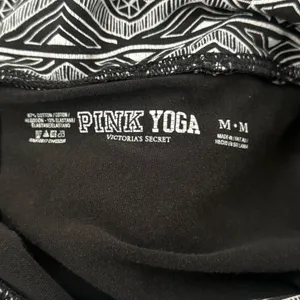 Y2K Victoria’s Secret Pink Flare Leg Leggings in Black and Aztec Print thumbnail 5