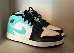 Air Jordan 1 Mid Tropical Twist thumbnail 1