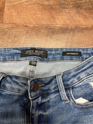 Judy Blue Distressed Boyfriend Fit Cotton Blend Denim Jeans Size 11/30 thumbnail 2