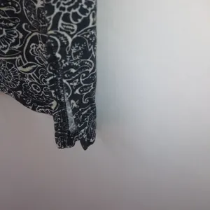 Old Navy L Black White Floral Stretch Tank Top thumbnail 6