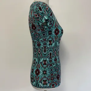 Mudd T-Shirt XS Teal Red Geometric Medallion Scoop Neck Short Sleeve Slim Fit thumbnail 4