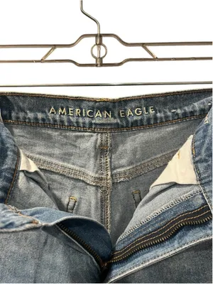American Eagle Size 4 Light Wash Blue Denim Mom Jean Shorts Casual Cotton Womens thumbnail 4