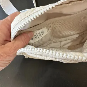 LULULEMON Everywhere Belt Bag White Opal thumbnail 8