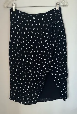 Abercrombie & Fitch Black White Spot Print Skirt Size Medium thumbnail 1