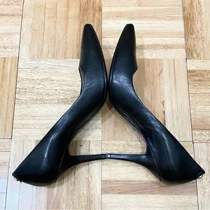 MICHAEL Michael Kors AO13E Black Leather Pointy Toe Classic Pumps Size 8.5M thumbnail 4