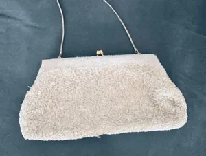 VTG Designer LaRegale Ivory Beaded Purse w/ Silk Interior Lining & Gold Strap thumbnail 4