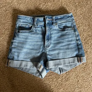 American Eagle Mom Shorts thumbnail 3
