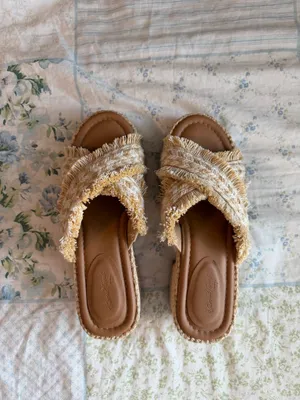 Universal Thread Platform Sandals thumbnail 2