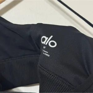NEW ALO Yoga Alosoft Head Start Bra Size Medium Black NWOT thumbnail 5