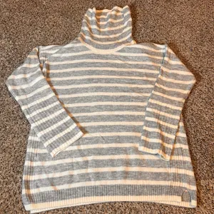 LOFT Striped Turtleneck Sweater Women's‎ Size S Gray White Cozy Knit Pullover thumbnail 1