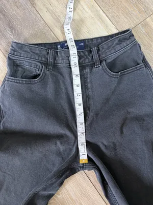 Hollister Ultra High-Rise 90s Straight Jeans In Washed Black thumbnail 12