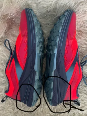 Brooks Cascadia 16 Women’s Red And Navy Running Shoes Size 8USA thumbnail 3