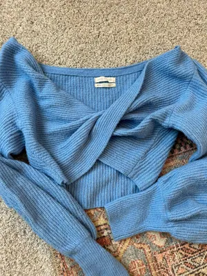 Urban Outfitters Blue Cropped Sweater thumbnail 4