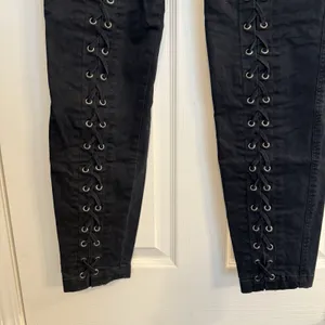 A.L.C. Kingsley Lace-Up Pants Size 6 Black ASO Kim K. Cropped High Rise Grunge‎ thumbnail 4