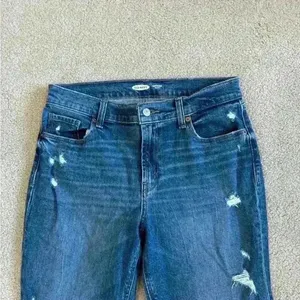 Old navy blue distressed boyfriend midrise jeans in size 4 thumbnail 2