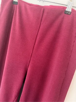 Lululemon Brushed Softstreme Rib Zip Flare 32.5" Pomegranate 10 RARE thumbnail 7
