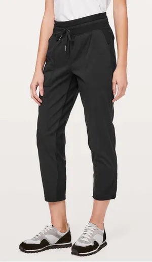 Lululemon Dance Studio Crop *25" Size 6 thumbnail 1