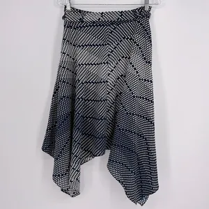 Banana Republic Factory Handkerchief Skirt Blue & White Polka Dot Women’s Size 2 thumbnail 8