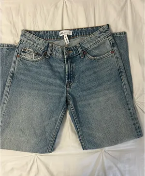 ZARA Low-Rise Jeans thumbnail 2