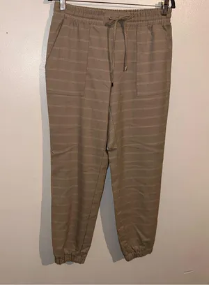 Nine West Tan, Beige, white Plaid Casual women’s Joggers Size Medium thumbnail 13