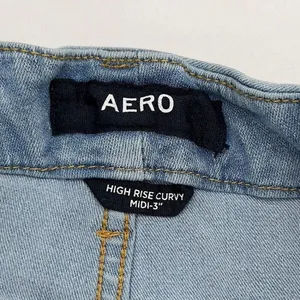 Aero Light Wash High Rise Curvy Midi 3" Distressed Ripped Jean Shorts Size 6 thumbnail 3