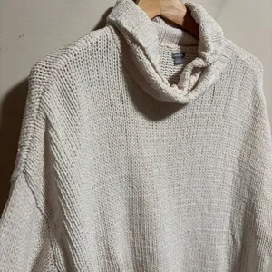 Aerie Chenille Oversized Turtleneck Sweater Ivory Cream- Size Medium thumbnail 7