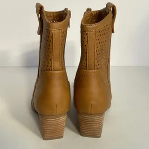 Dolce Vita Kirby Ankle‎ Boots Women Size 7 Tan Perforated Western Heel Zip thumbnail 11
