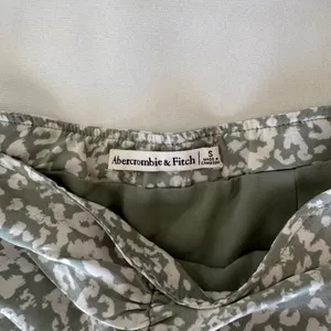Abercrombie & Fitch Sage Green Printed Midi Skirt thumbnail 4